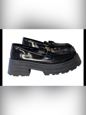 Like new! ASOS Chunky Loafer SZ 10 Black Patent
